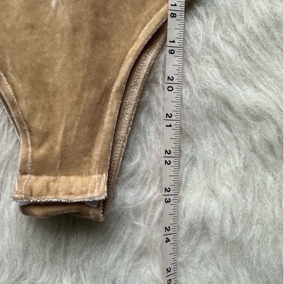 NWT Velvet nude tan bodysuit that snaps and ties up like corset in back Clothink - Picture 8 of 11